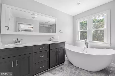 Bath - 6603 Babak Dr, Frederick, MD 21702 photo 3 of 7