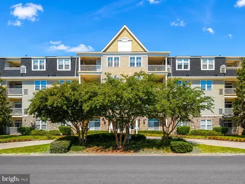 2520 Waterside Dr #112, Frederick, MD 21701