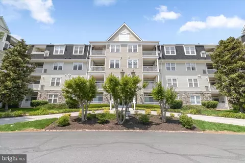 2520 Waterside Dr #112, Frederick, MD 21701