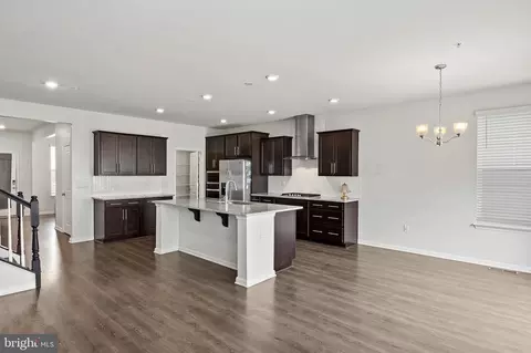 Entry Way - 831 Foundry St, Frederick, MD 21701 photo 3 of 17