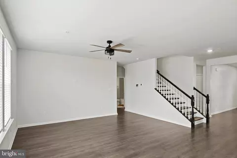 Entry Way - 831 Foundry St, Frederick, MD 21701 photo 7 of 17