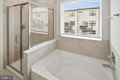 Bath - 831 Foundry St, Frederick, MD 21701 photo 2 of 3