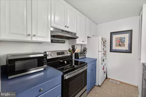 Kitchen - 431 Heather Ridge Dr, Frederick, MD 21702 photo 3 of 5