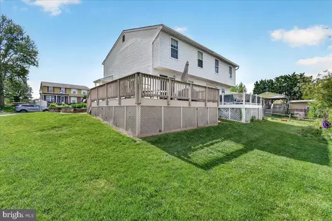 Exterior - 431 Heather Ridge Dr, Frederick, MD 21702 photo 4 of 6
