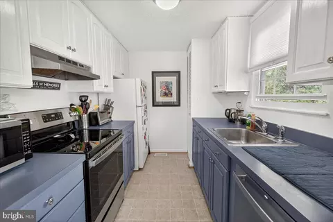 Kitchen - 431 Heather Ridge Dr, Frederick, MD 21702 photo 1 of 5