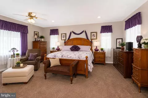 Bedroom - 6213 White Oak Dr, Frederick, MD 21701 photo 3 of 4