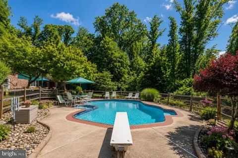 Exterior - 6213 White Oak Dr, Frederick, MD 21701 photo 6 of 11