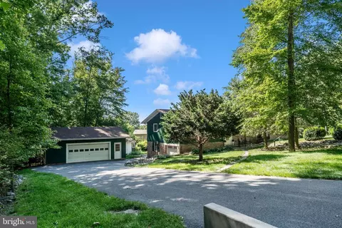 Exterior - 6213 White Oak Dr, Frederick, MD 21701 photo 10 of 11