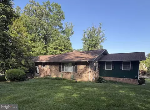 6213 White Oak Dr, Frederick, MD 21701