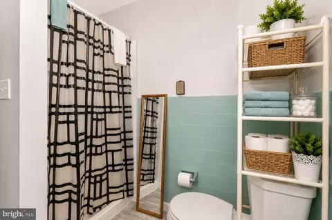 Bath - 6213 White Oak Dr, Frederick, MD 21701 photo 3 of 5