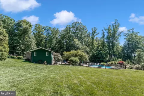 Exterior - 6213 White Oak Dr, Frederick, MD 21701 photo 9 of 11