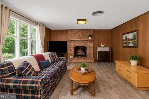 Living - 6213 White Oak Dr, Frederick, MD 21701 photo 2 of 3
