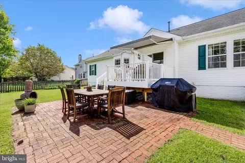 Exterior - 105 Crossing Pointe Ct, Frederick, MD 21702 photo 4 of 8