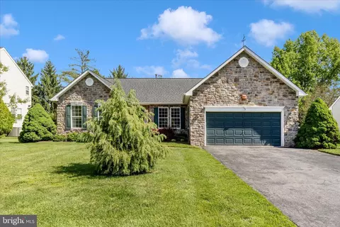 Exterior - 105 Crossing Pointe Ct, Frederick, MD 21702 photo 8 of 8