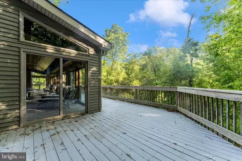 Exterior - 5019 Old Swimming Pool Rd, Frederick, MD 21703 photo 18 of 31