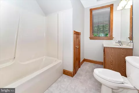 Bath - 5019 Old Swimming Pool Rd, Frederick, MD 21703 photo 2 of 3