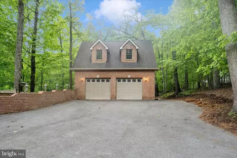 Exterior - 5019 Old Swimming Pool Rd, Frederick, MD 21703 photo 12 of 31