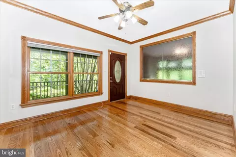 Living - 5019 Old Swimming Pool Rd, Frederick, MD 21703 photo 7 of 15