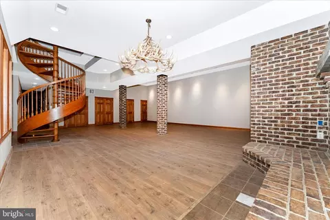 Living - 5019 Old Swimming Pool Rd, Frederick, MD 21703 photo 13 of 15