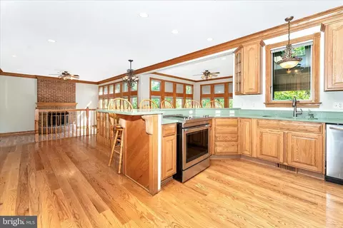 Kitchen - 5019 Old Swimming Pool Rd, Frederick, MD 21703 photo 2 of 4
