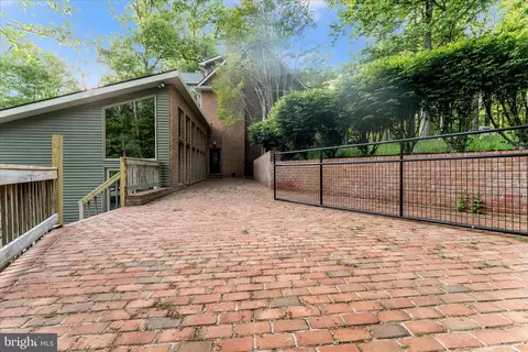 Exterior - 5019 Old Swimming Pool Rd, Frederick, MD 21703 photo 19 of 31