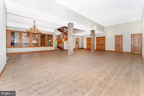 Living - 5019 Old Swimming Pool Rd, Frederick, MD 21703 photo 12 of 15