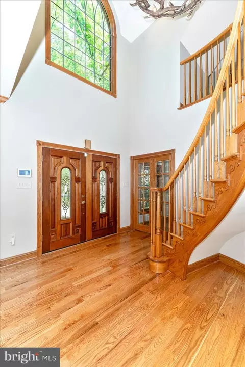 Entry Way - 5019 Old Swimming Pool Rd, Frederick, MD 21703 photo 1 of 6