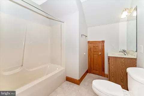 Bath - 5019 Old Swimming Pool Rd, Frederick, MD 21703 photo 1 of 3