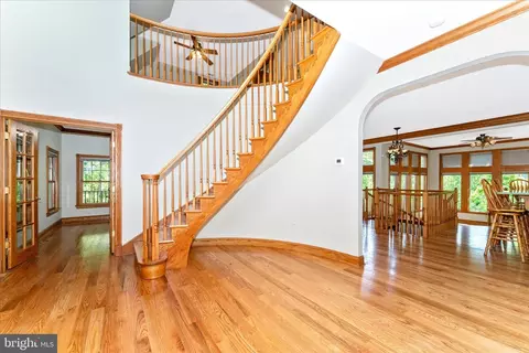 Entry Way - 5019 Old Swimming Pool Rd, Frederick, MD 21703 photo 3 of 6