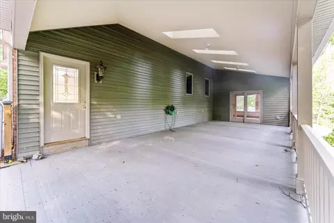 Exterior - 5019 Old Swimming Pool Rd, Frederick, MD 21703 photo 17 of 31