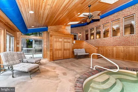 Exterior - 5019 Old Swimming Pool Rd, Frederick, MD 21703 photo 9 of 31