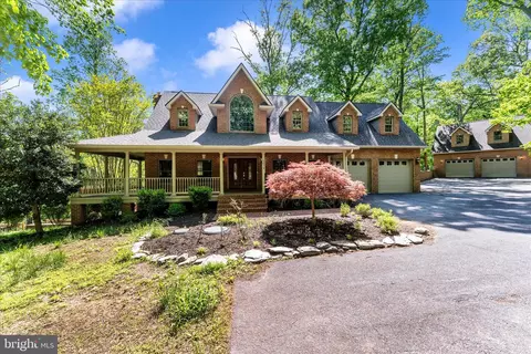 Exterior - 5019 Old Swimming Pool Rd, Frederick, MD 21703 photo 4 of 31