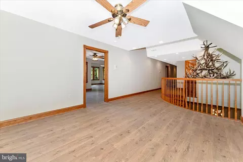 Entry Way - 5019 Old Swimming Pool Rd, Frederick, MD 21703 photo 5 of 6