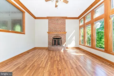 Living - 5019 Old Swimming Pool Rd, Frederick, MD 21703 photo 4 of 15