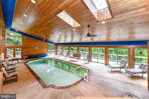 Exterior - 5019 Old Swimming Pool Rd, Frederick, MD 21703 photo 2 of 31