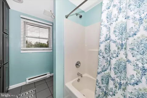 Bath - 6641 Jefferson Blvd, Frederick, MD 21703 photo 4 of 5