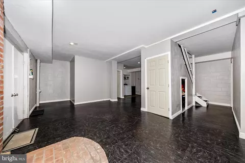 Entry Way - 6641 Jefferson Blvd, Frederick, MD 21703 photo 5 of 6