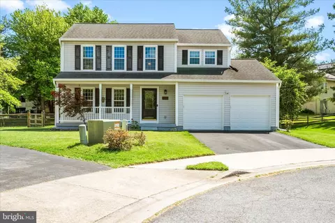 5021 Mallard Ln, Frederick, MD 21703