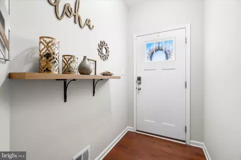 Entry Way - 4668 Cambria Rd, Frederick, MD 21703 photo 4 of 6