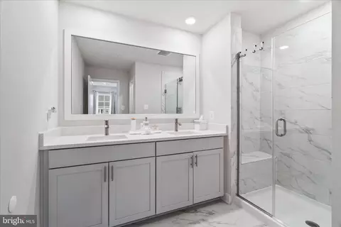 Bath - 1309 Crampton Pl, Brunswick, MD 21716 photo 1 of 1