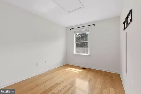 Bedroom - 2213 Lamp Post Ln, Frederick, MD 21701 photo 2 of 3