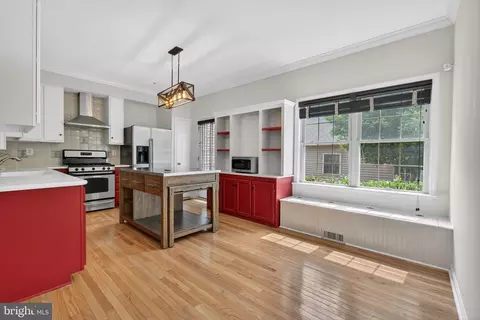 2213 Lamp Post Ln, Frederick, MD 21701