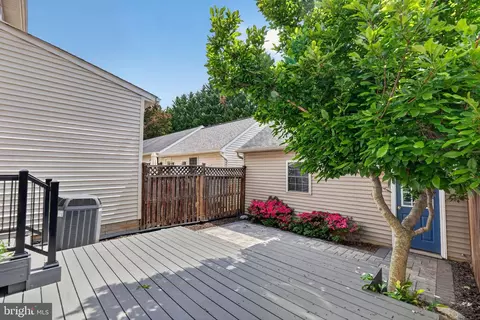 Exterior - 2213 Lamp Post Ln, Frederick, MD 21701 photo 3 of 4