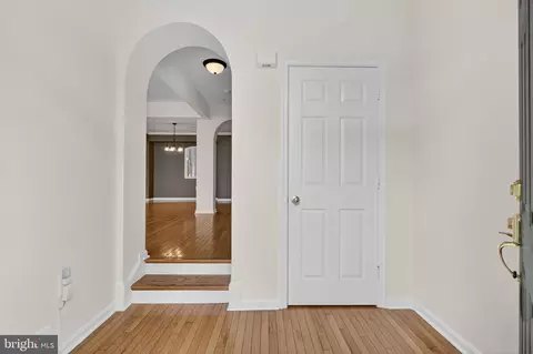 Entry Way - 2213 Lamp Post Ln, Frederick, MD 21701 photo 2 of 3