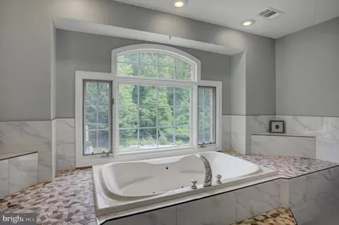 Bath - 6618 Nahal Dr, Frederick, MD 21702 photo 2 of 6