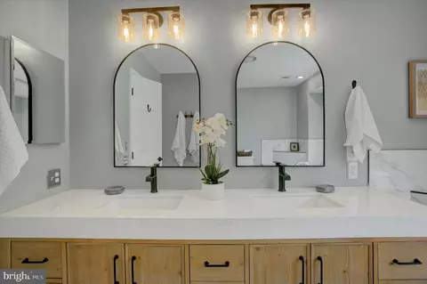 Bath - 6618 Nahal Dr, Frederick, MD 21702 photo 1 of 6