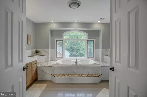 Entry Way - 6618 Nahal Dr, Frederick, MD 21702 photo 9 of 12
