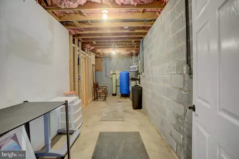 Entry Way - 6618 Nahal Dr, Frederick, MD 21702 photo 12 of 12