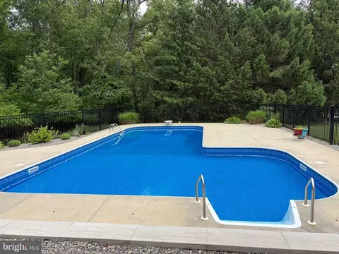 6618 Nahal Dr, Frederick, MD 21702 photo 2
