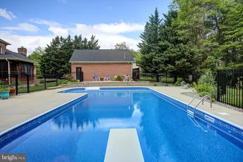 Exterior - 6618 Nahal Dr, Frederick, MD 21702 photo 17 of 21